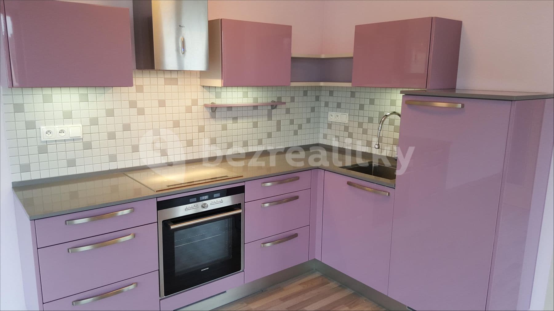 Prenájom bytu 3-izbový 93 m², Březiněveská, Praha, Praha Prenájom bytu 3-izbový 93 m², Březiněveská, Praha, Praha