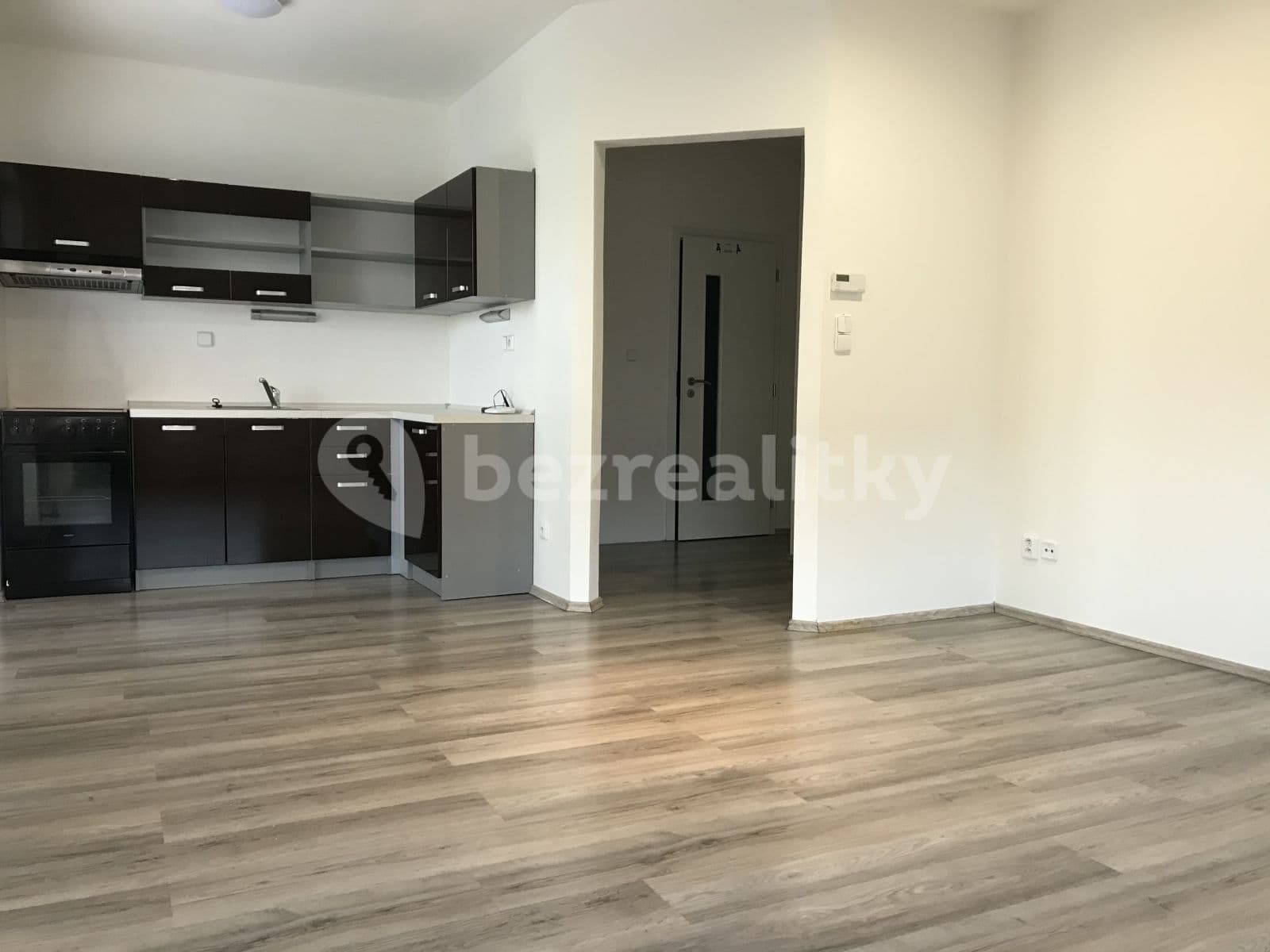 Prenájom bytu 2-izbový 40 m², K Vrbičkám, Moravany, Jihomoravský kraj Prenájom bytu 2-izbový 40 m², K Vrbičkám, Moravany, Jihomoravský kraj
