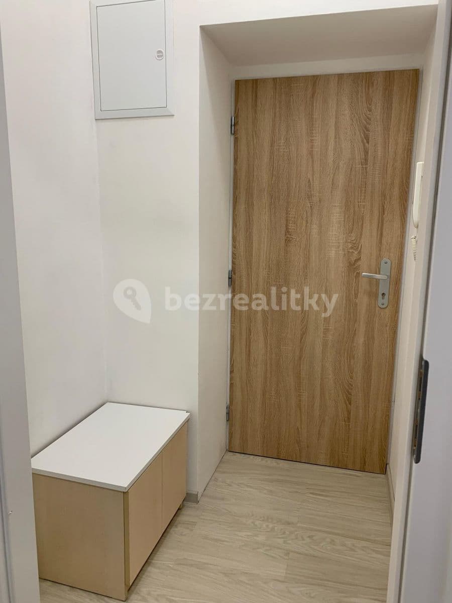 Prenájom bytu 1-izbový 30 m², Čestmírova, Praha, Praha Prenájom bytu 1-izbový 30 m², Čestmírova, Praha, Praha