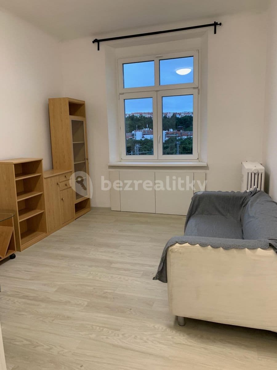Prenájom bytu 1-izbový 30 m², Čestmírova, Praha, Praha Prenájom bytu 1-izbový 30 m², Čestmírova, Praha, Praha