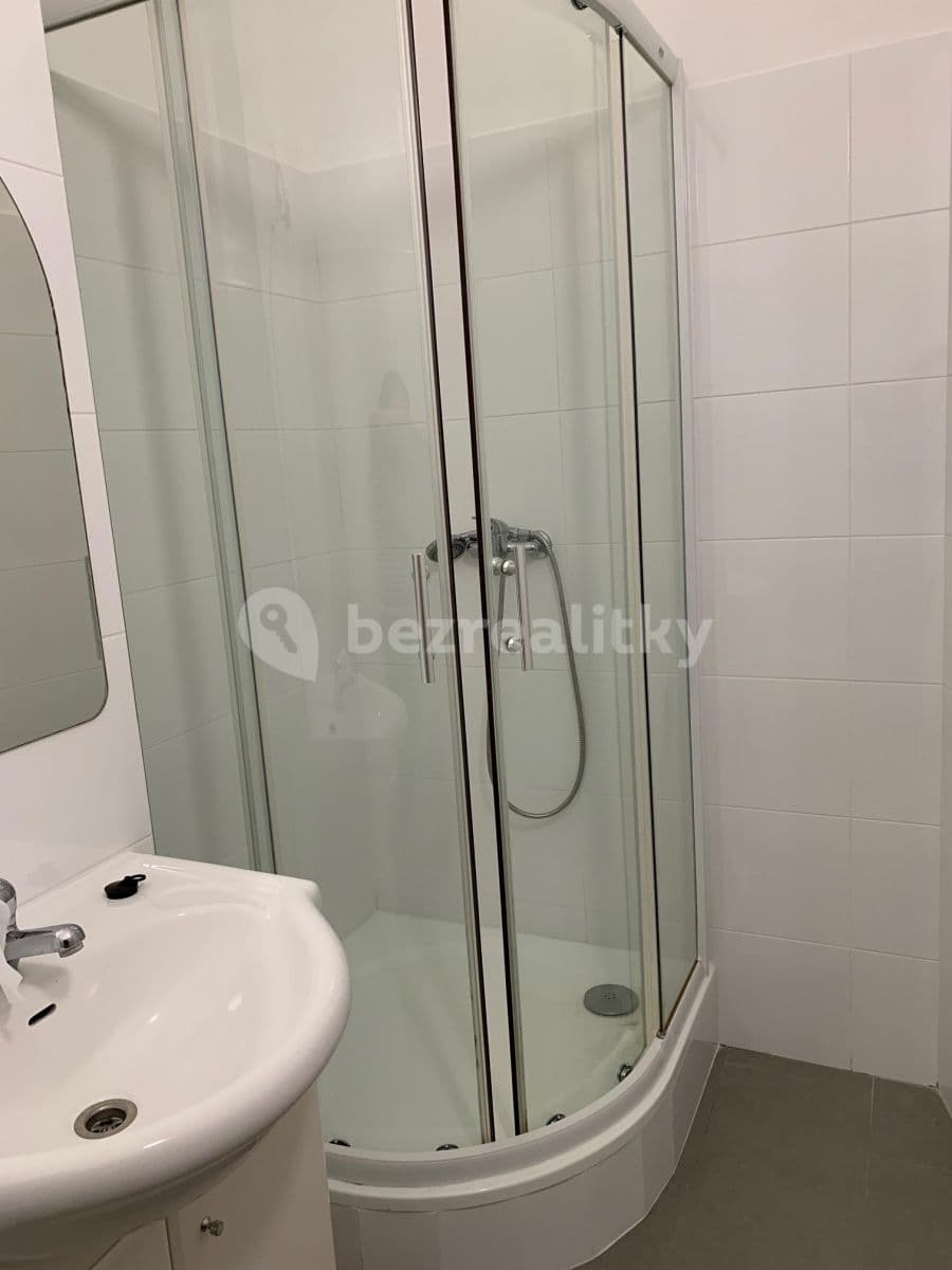 Prenájom bytu 1-izbový 30 m², Čestmírova, Praha, Praha Prenájom bytu 1-izbový 30 m², Čestmírova, Praha, Praha