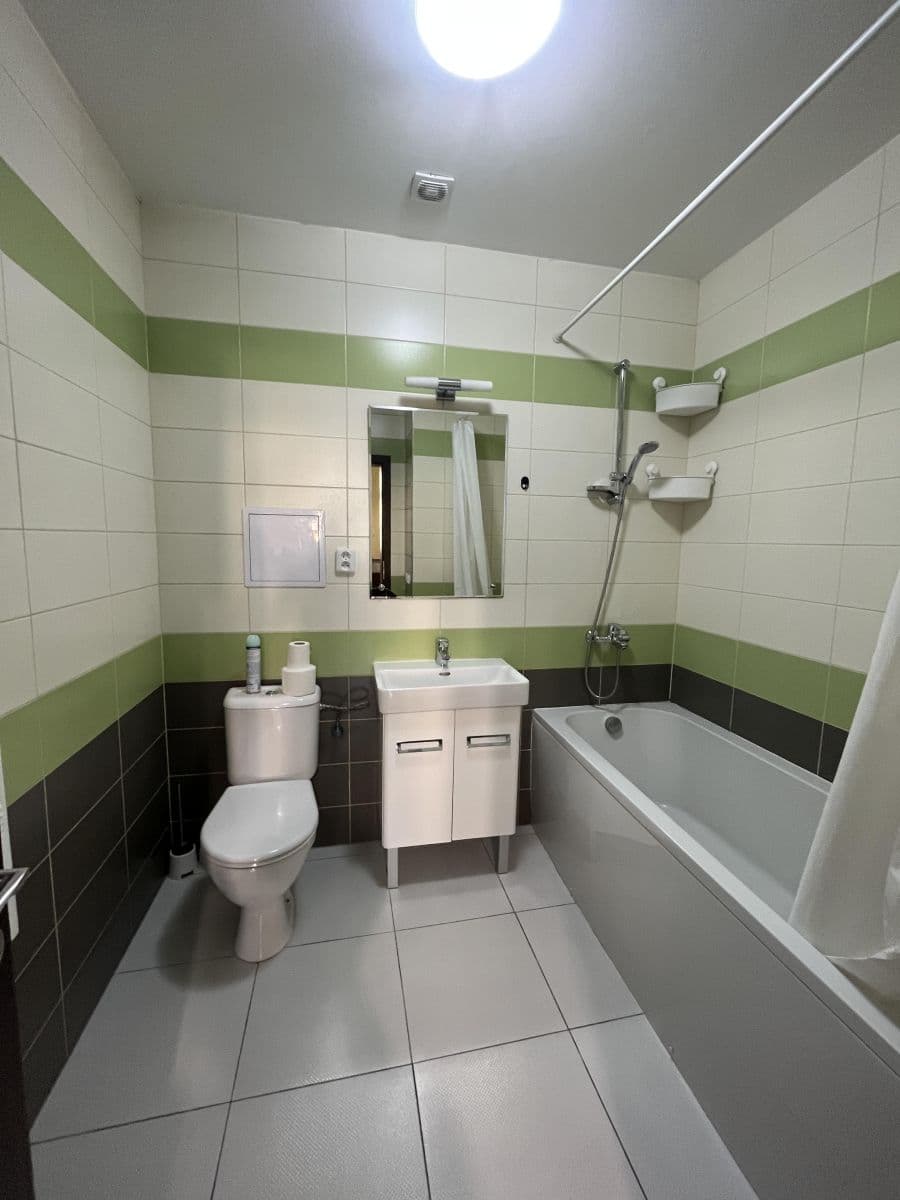 Prenájom bytu 1-izbový 37 m², Kamenická, Praha, Praha Prenájom bytu 1-izbový 37 m², Kamenická, Praha, Praha