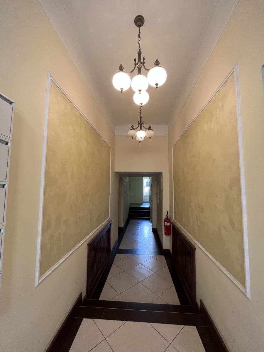 Prenájom bytu 1-izbový 37 m², Kamenická, Praha, Praha Prenájom bytu 1-izbový 37 m², Kamenická, Praha, Praha