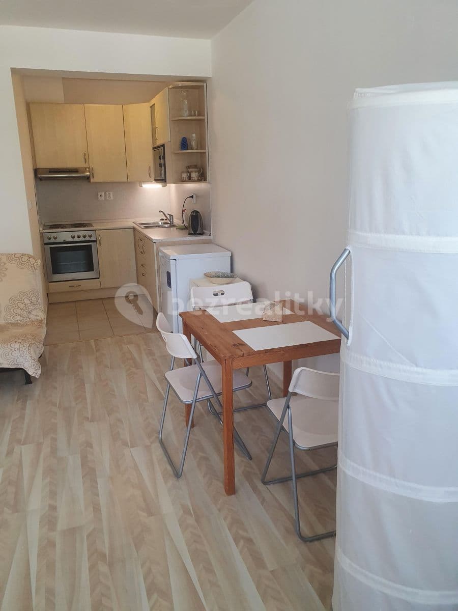 Prenájom bytu 1-izbový 39 m², Spořická, Praha, Praha Prenájom bytu 1-izbový 39 m², Spořická, Praha, Praha