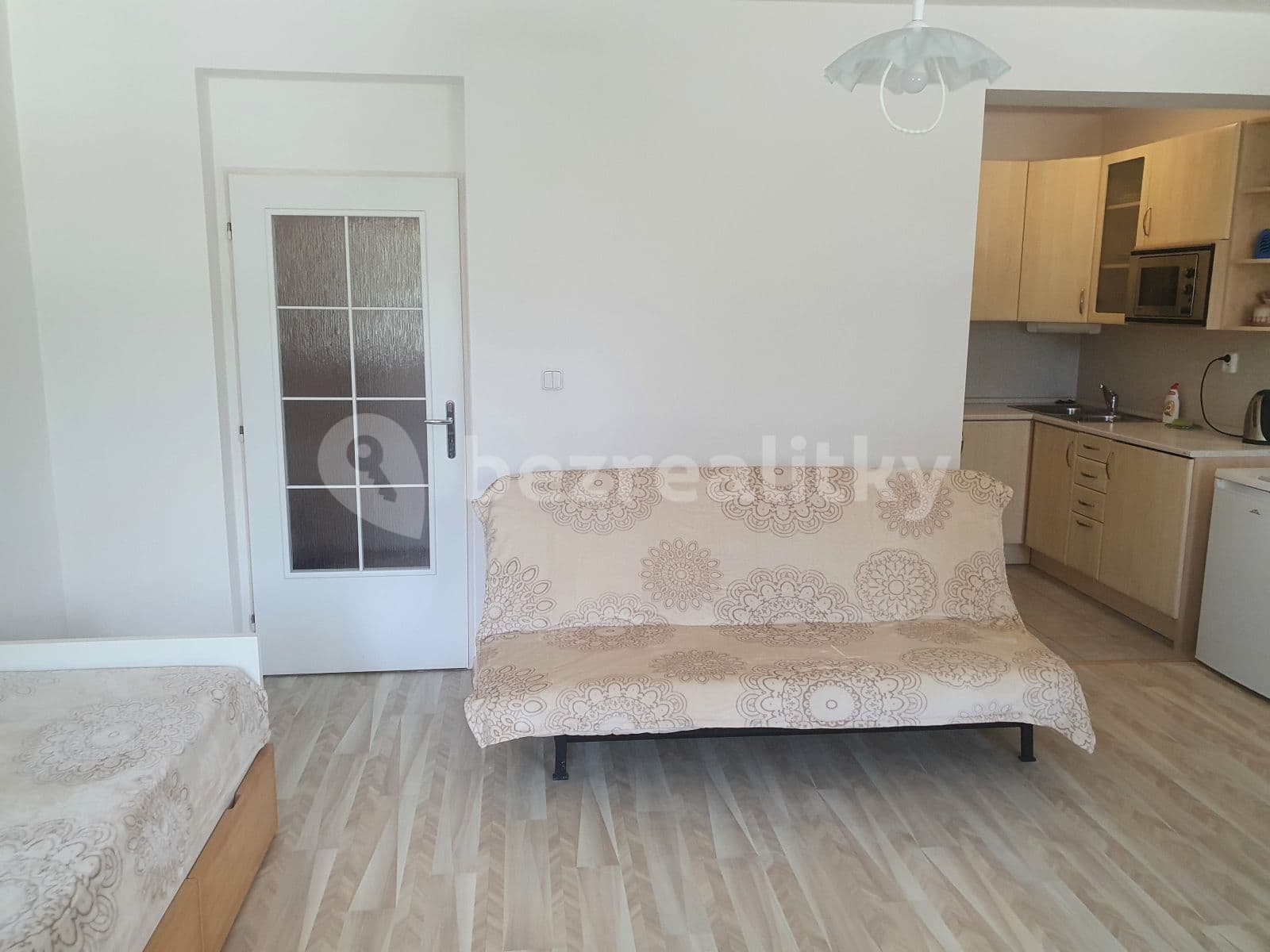 Prenájom bytu 1-izbový 39 m², Spořická, Praha, Praha Prenájom bytu 1-izbový 39 m², Spořická, Praha, Praha