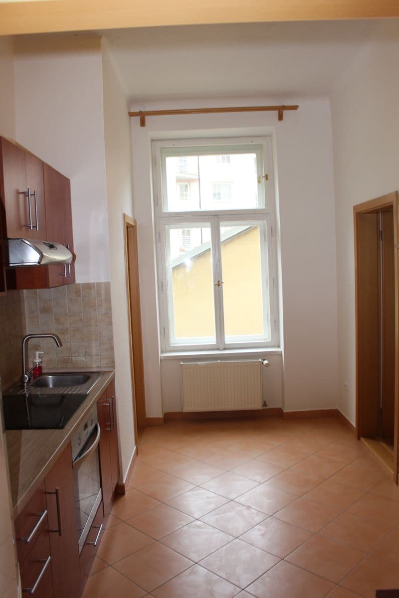 Prenájom bytu 1-izbový 36 m², Lupáčova, Praha, Praha Prenájom bytu 1-izbový 36 m², Lupáčova, Praha, Praha