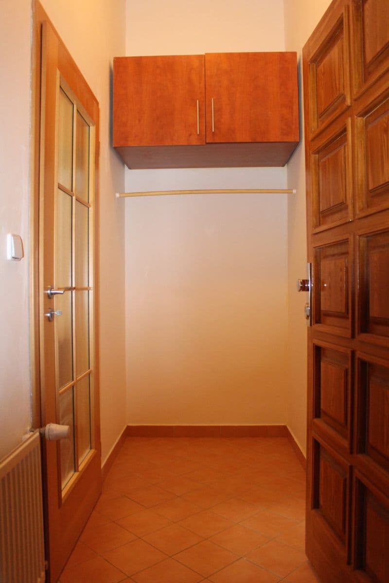 Prenájom bytu 1-izbový 36 m², Lupáčova, Praha, Praha Prenájom bytu 1-izbový 36 m², Lupáčova, Praha, Praha