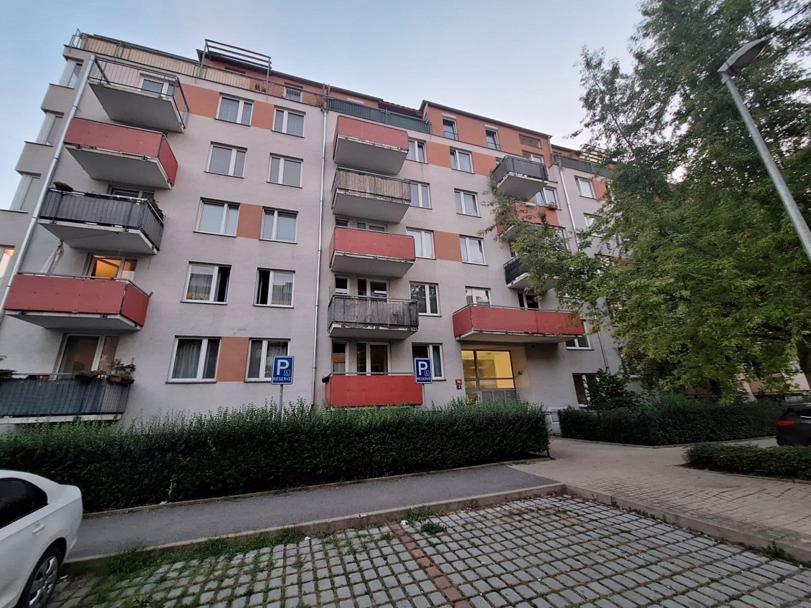 Prenájom bytu 2-izbový 58 m², Bechlínská, Praha, Praha Prenájom bytu 2-izbový 58 m², Bechlínská, Praha, Praha