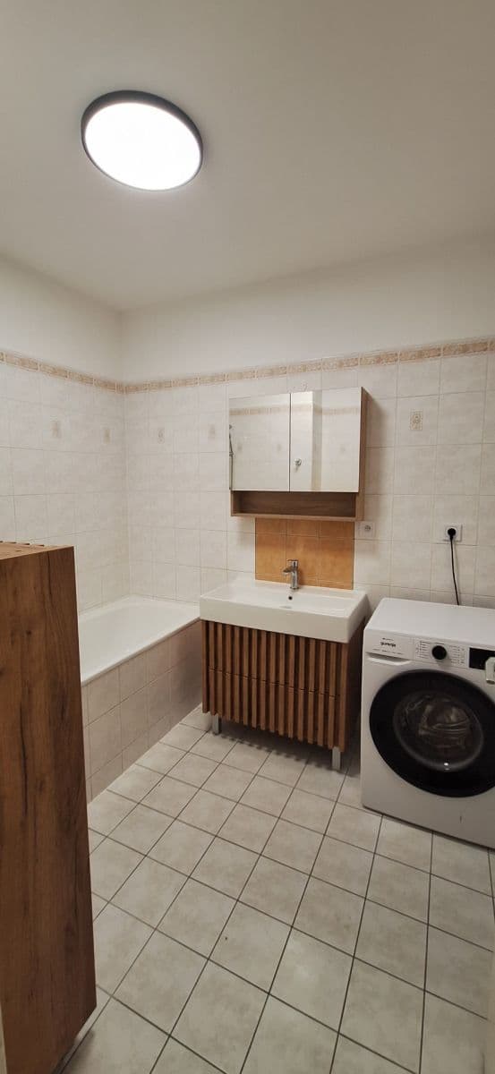 Prenájom bytu 2-izbový 58 m², Bechlínská, Praha, Praha Prenájom bytu 2-izbový 58 m², Bechlínská, Praha, Praha