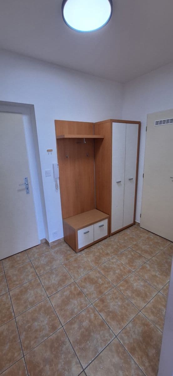 Prenájom bytu 2-izbový 58 m², Bechlínská, Praha, Praha Prenájom bytu 2-izbový 58 m², Bechlínská, Praha, Praha