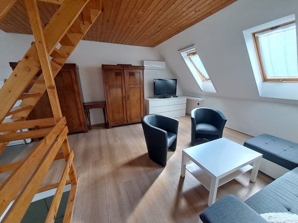 Prenájom bytu 1-izbový 58 m², K Vodojemu, Praha, Praha Prenájom bytu 1-izbový 58 m², K Vodojemu, Praha, Praha