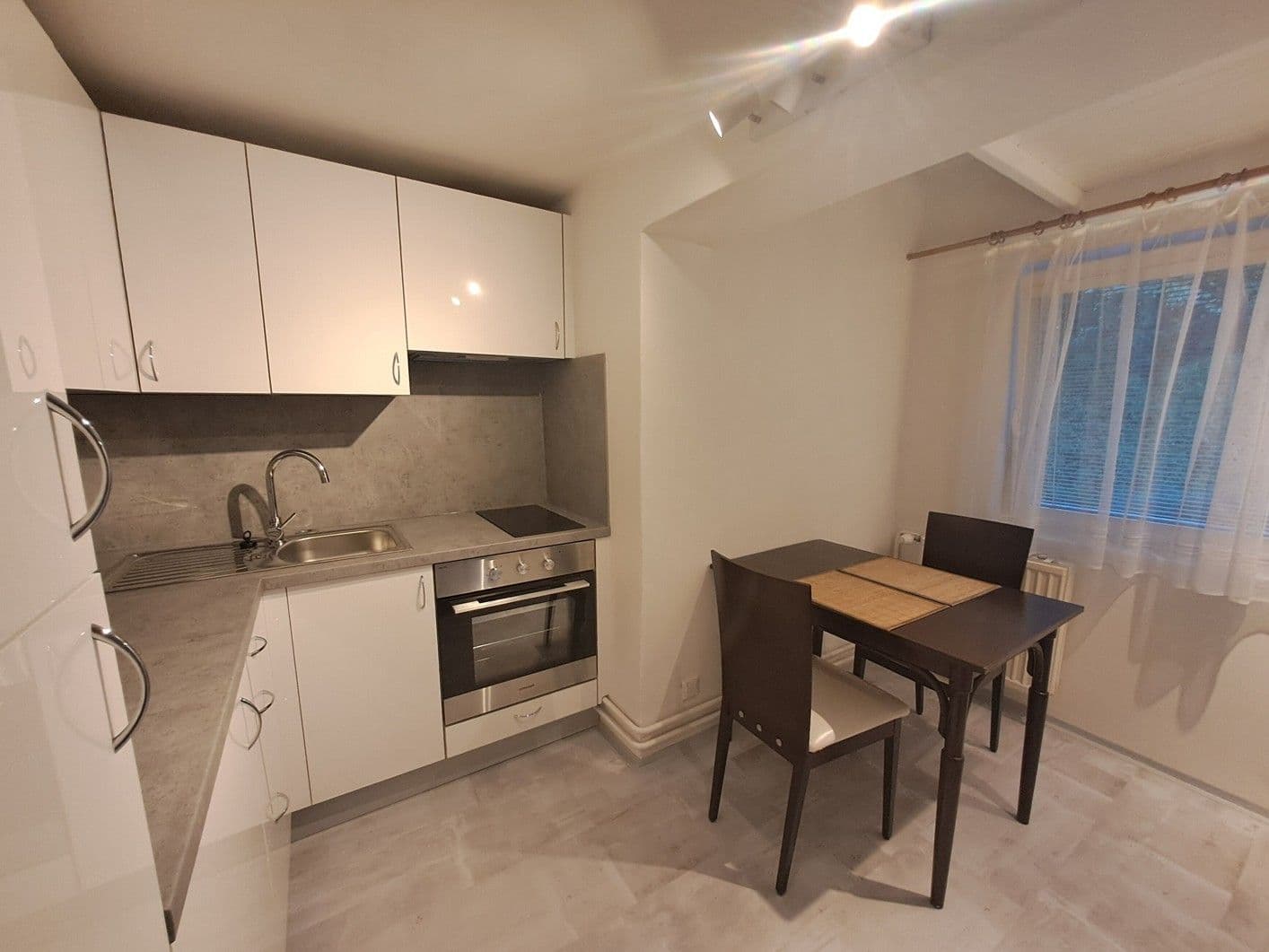Prenájom bytu 1-izbový 58 m², K Vodojemu, Praha, Praha Prenájom bytu 1-izbový 58 m², K Vodojemu, Praha, Praha
