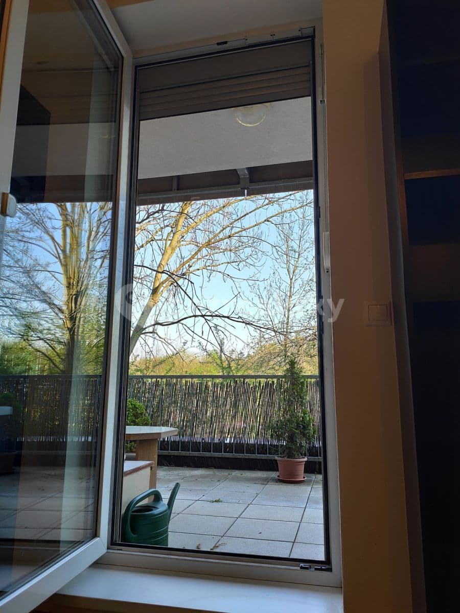 Prenájom bytu 1-izbový 33 m², Ungarova, Praha, Praha Prenájom bytu 1-izbový 33 m², Ungarova, Praha, Praha