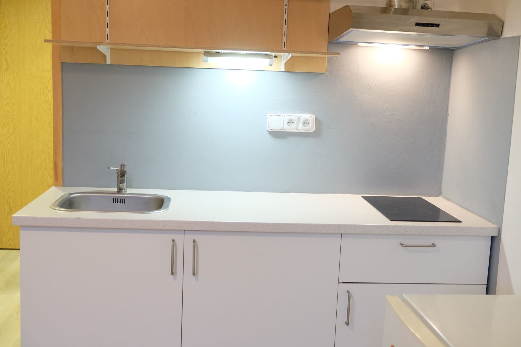 Prenájom bytu Garsoniéra 20 m², Moskevská, Praha, Praha Prenájom bytu Garsoniéra 20 m², Moskevská, Praha, Praha