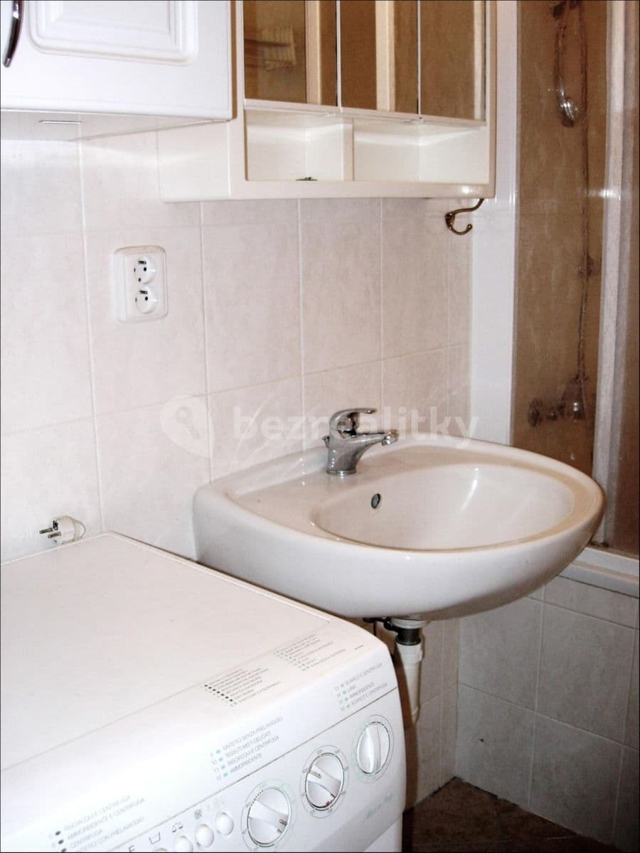Prenájom bytu 1-izbový 35 m², Houdova, Praha, Praha Prenájom bytu 1-izbový 35 m², Houdova, Praha, Praha