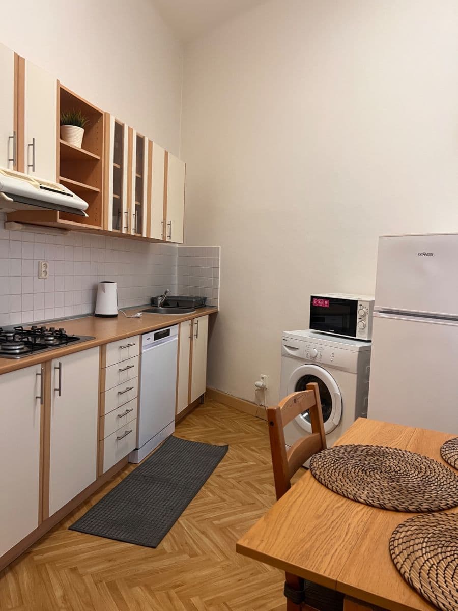 Prenájom bytu 2-izbový 72 m², Muchova, Praha, Praha Prenájom bytu 2-izbový 72 m², Muchova, Praha, Praha