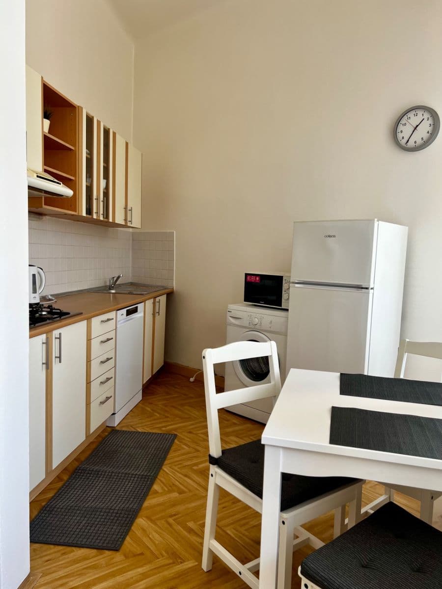 Prenájom bytu 2-izbový 72 m², Muchova, Praha, Praha Prenájom bytu 2-izbový 72 m², Muchova, Praha, Praha