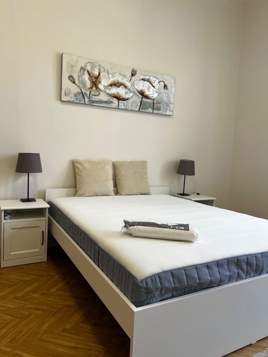Prenájom bytu 2-izbový 72 m², Muchova, Praha, Praha Prenájom bytu 2-izbový 72 m², Muchova, Praha, Praha