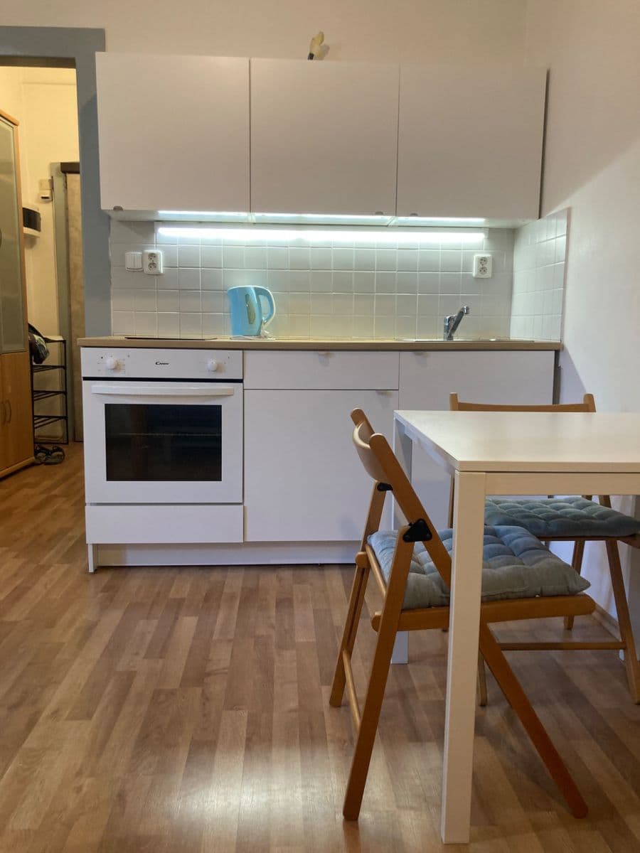 Prenájom bytu Garsoniéra 22 m², Žerotínova, Praha, Praha Prenájom bytu Garsoniéra 22 m², Žerotínova, Praha, Praha