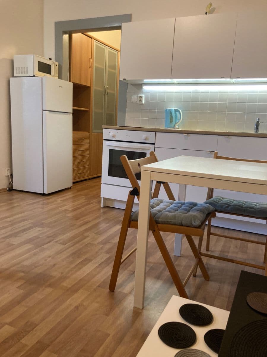 Prenájom bytu Garsoniéra 22 m², Žerotínova, Praha, Praha Prenájom bytu Garsoniéra 22 m², Žerotínova, Praha, Praha