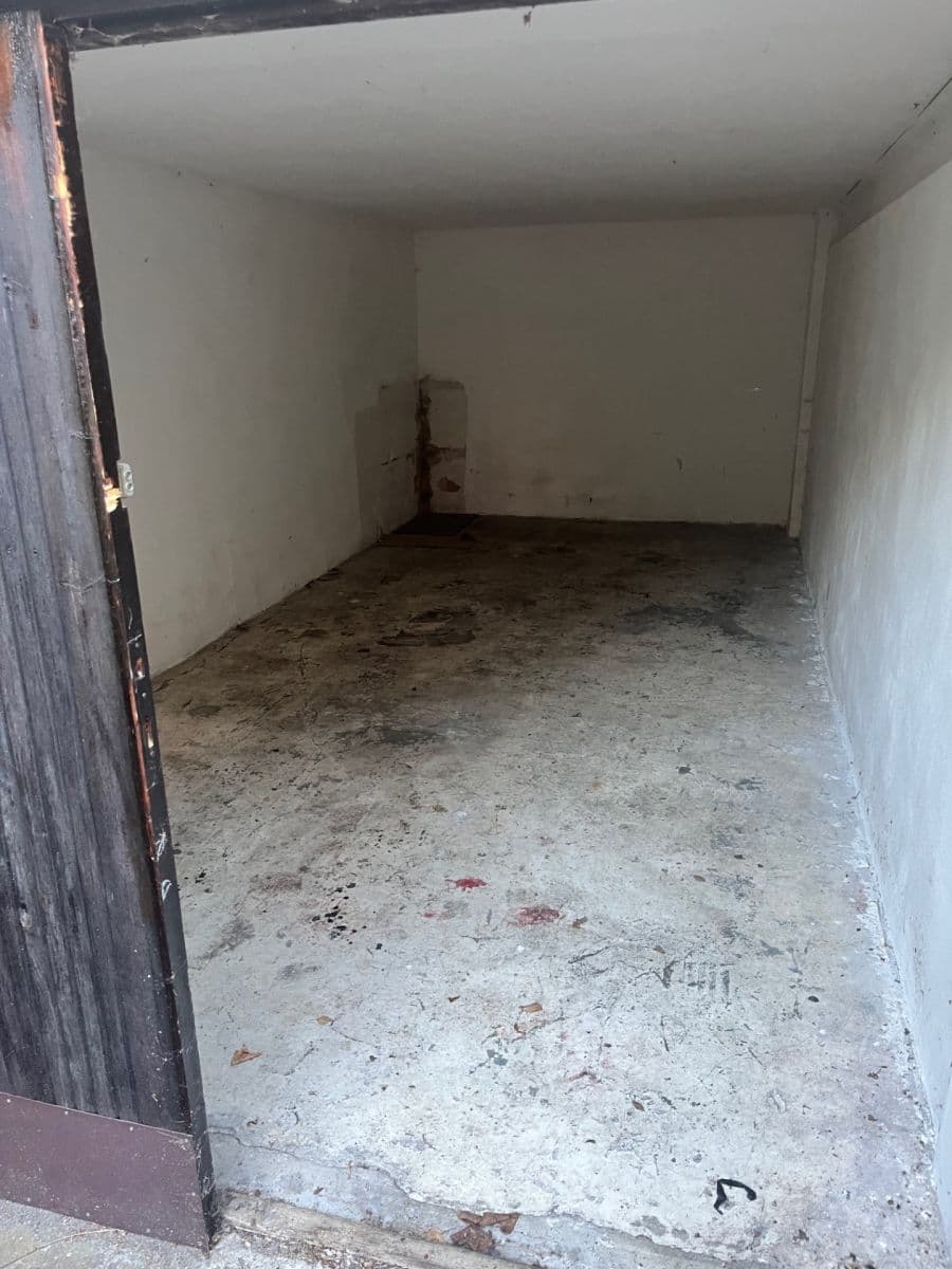 Prenájom garáže 10 m², Káranská, Praha, Praha Prenájom garáže 10 m², Káranská, Praha, Praha