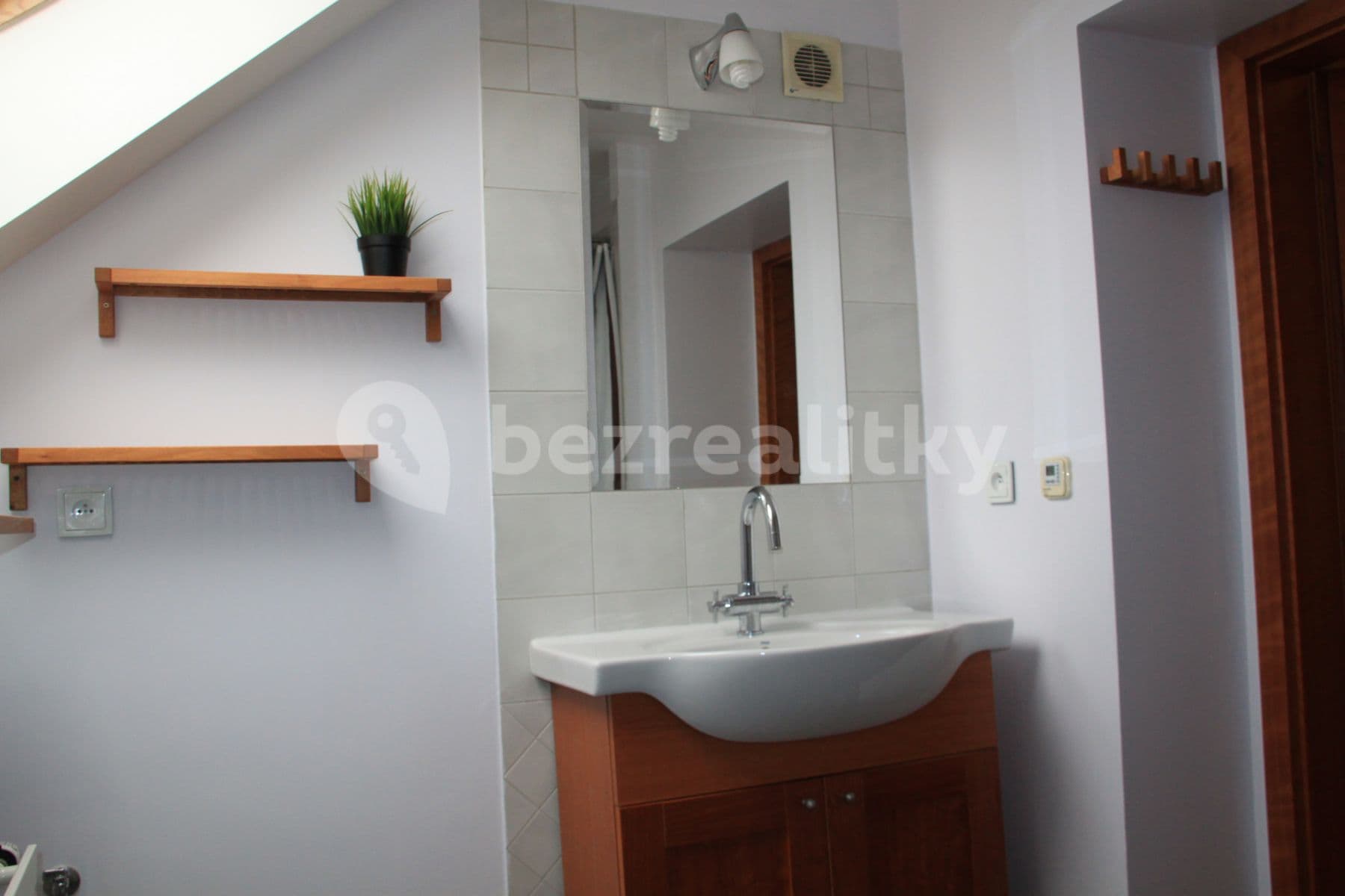 Prenájom bytu 1-izbový 45 m², Kyjevská, Praha, Praha Prenájom bytu 1-izbový 45 m², Kyjevská, Praha, Praha