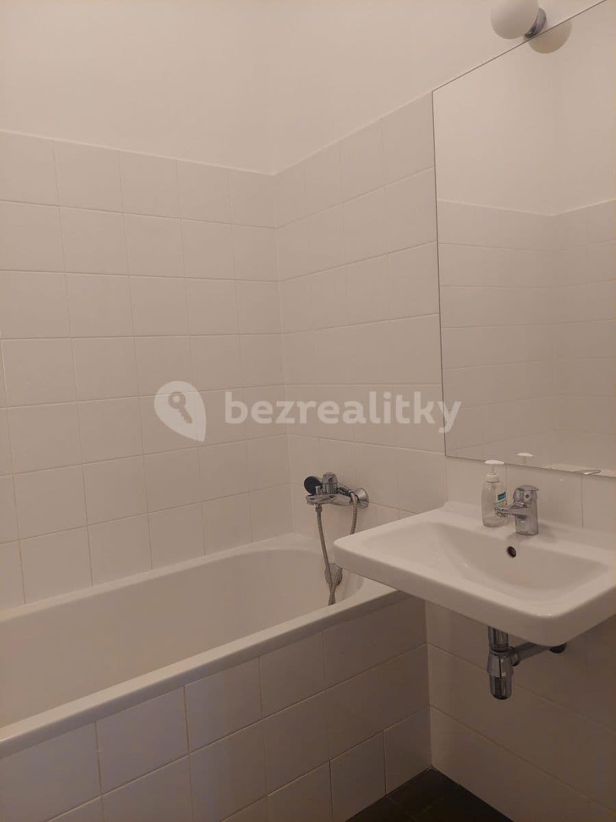 Prenájom bytu 3-izbový 110 m², Valerije Pavloviče Čkalova, Praha, Praha Prenájom bytu 3-izbový 110 m², Valerije Pavloviče Čkalova, Praha, Praha