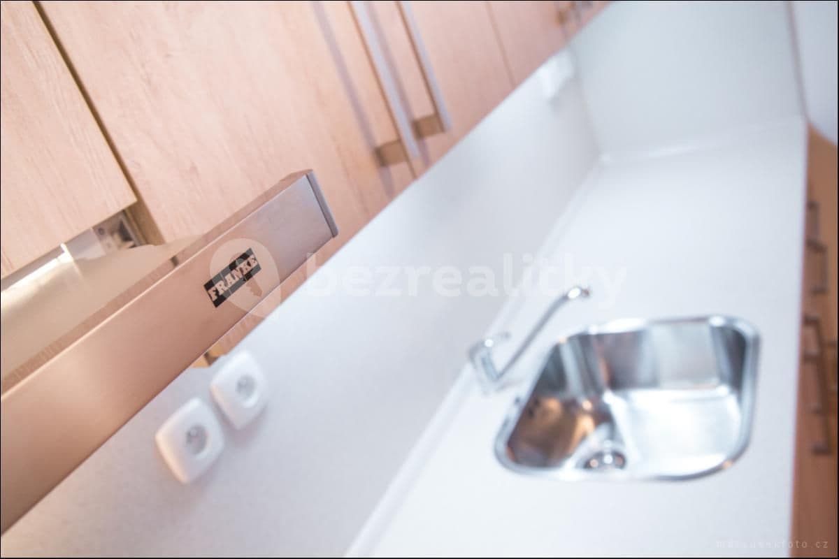 Prenájom bytu 1-izbový 39 m², Nučická, Praha, Praha Prenájom bytu 1-izbový 39 m², Nučická, Praha, Praha