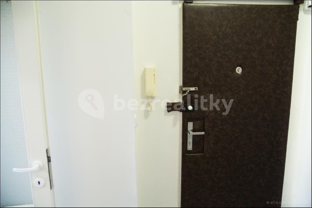 Prenájom bytu 1-izbový 39 m², Nučická, Praha, Praha Prenájom bytu 1-izbový 39 m², Nučická, Praha, Praha