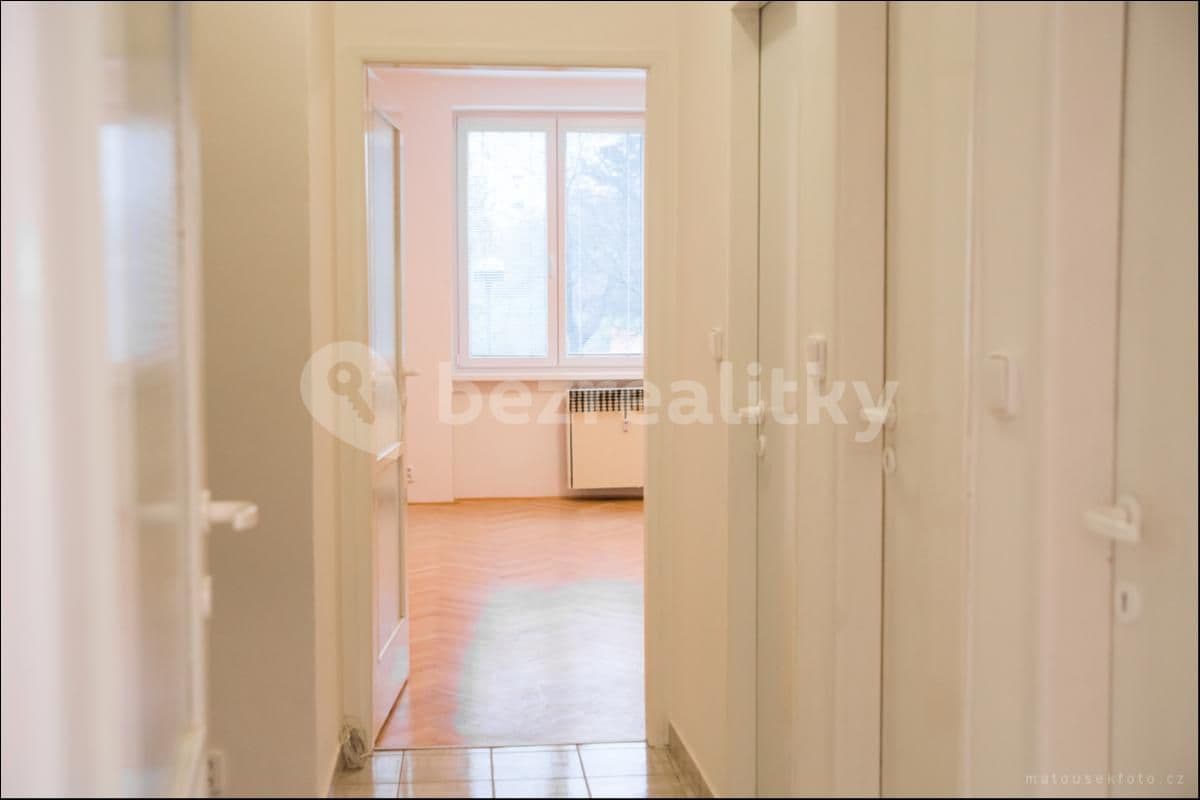 Prenájom bytu 1-izbový 39 m², Nučická, Praha, Praha Prenájom bytu 1-izbový 39 m², Nučická, Praha, Praha