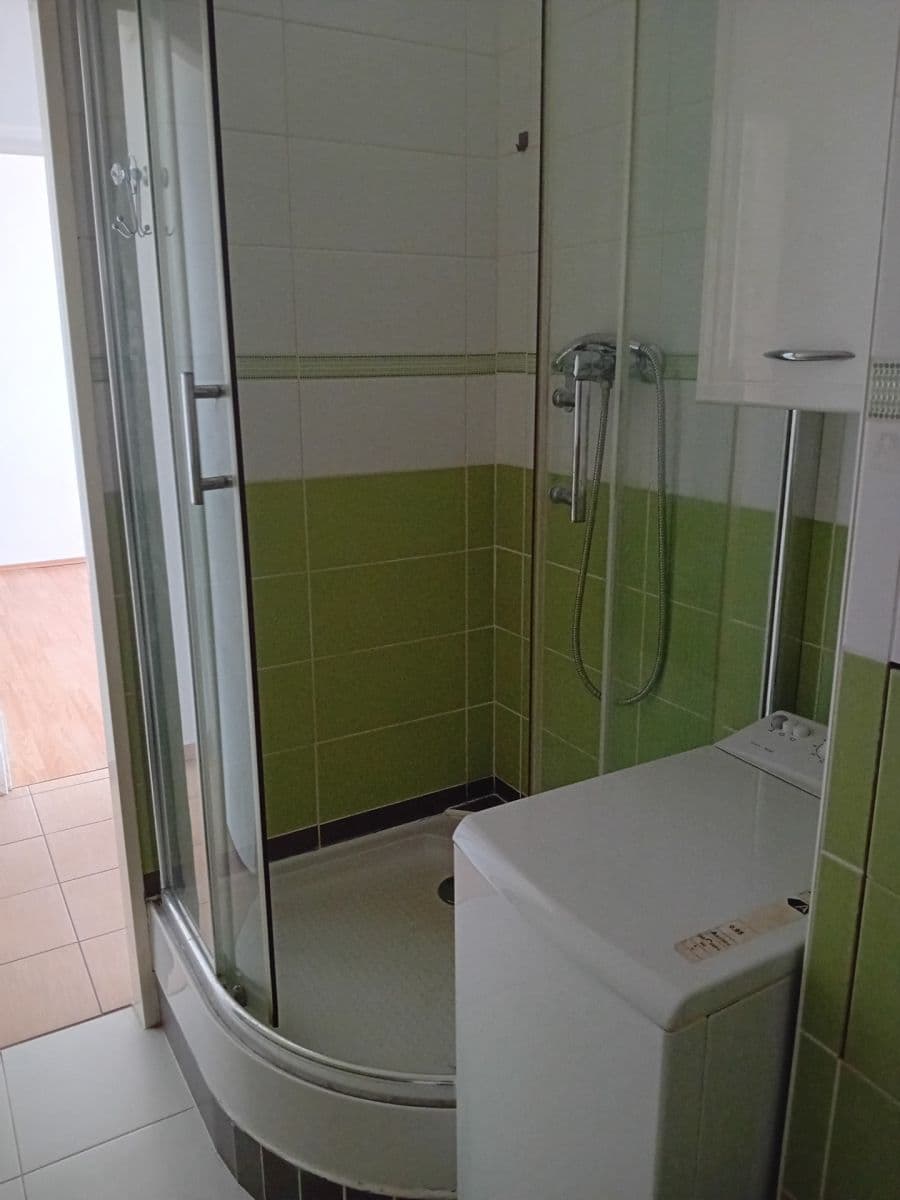 Prenájom bytu 1-izbový 32 m², Brněnská, Šlapanice, Jihomoravský kraj Prenájom bytu 1-izbový 32 m², Brněnská, Šlapanice, Jihomoravský kraj