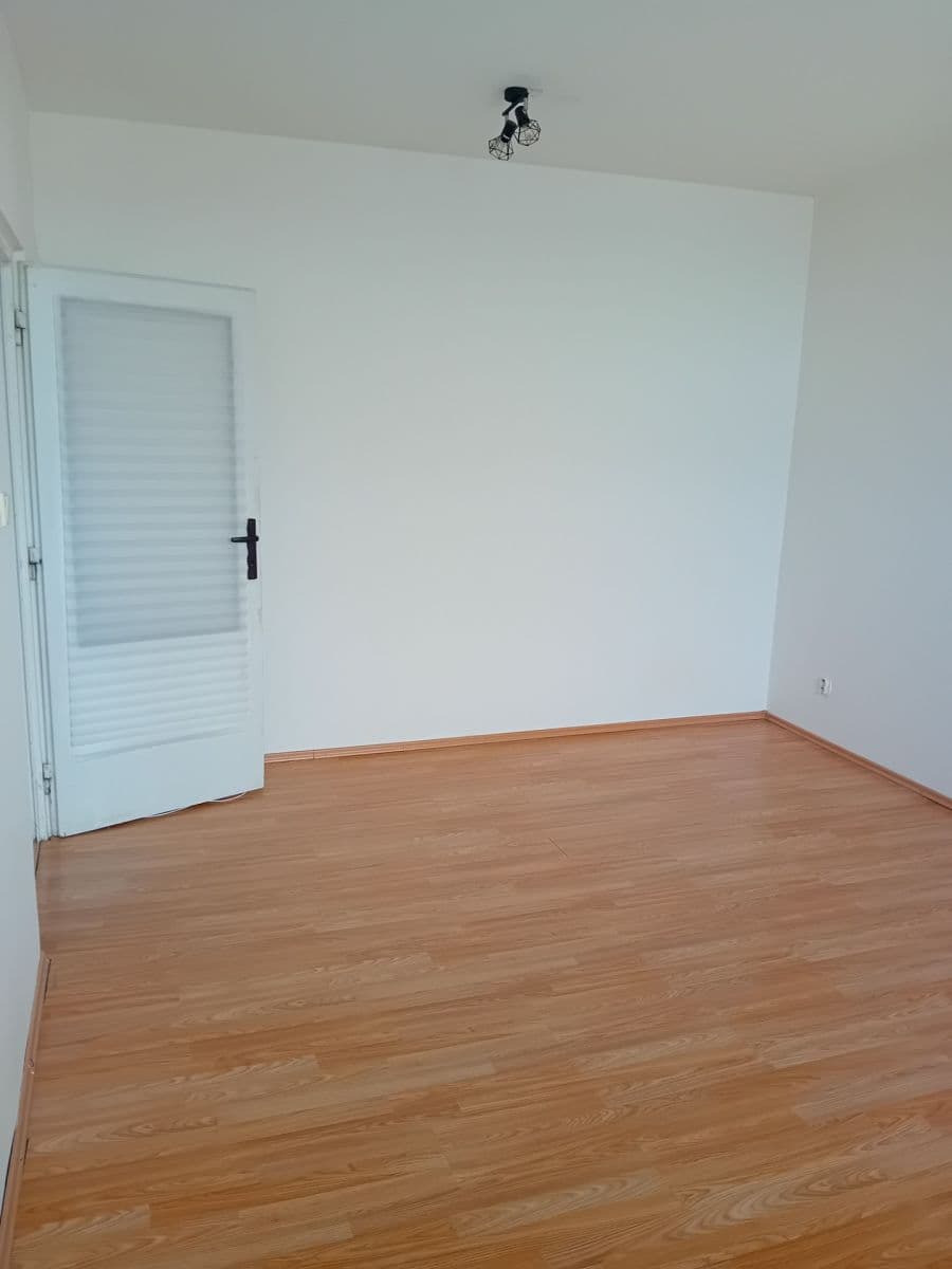 Prenájom bytu 1-izbový 32 m², Brněnská, Šlapanice, Jihomoravský kraj Prenájom bytu 1-izbový 32 m², Brněnská, Šlapanice, Jihomoravský kraj