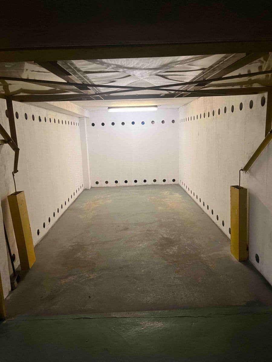Prenájom garáže 18 m², Olšanské náměstí, Praha, Praha Prenájom garáže 18 m², Olšanské náměstí, Praha, Praha