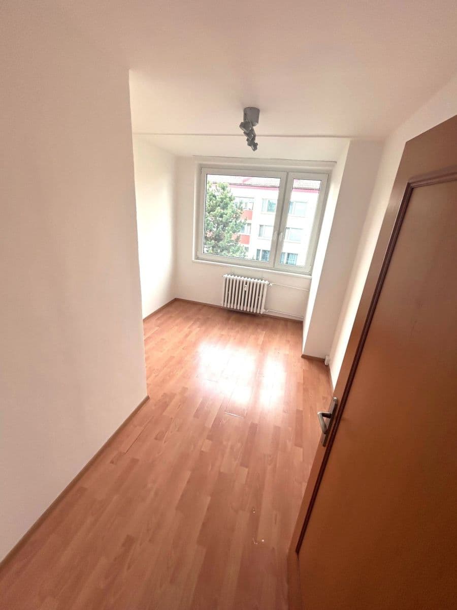 Prenájom bytu 4-izbový 87 m², K Rovinám, Praha, Praha Prenájom bytu 4-izbový 87 m², K Rovinám, Praha, Praha