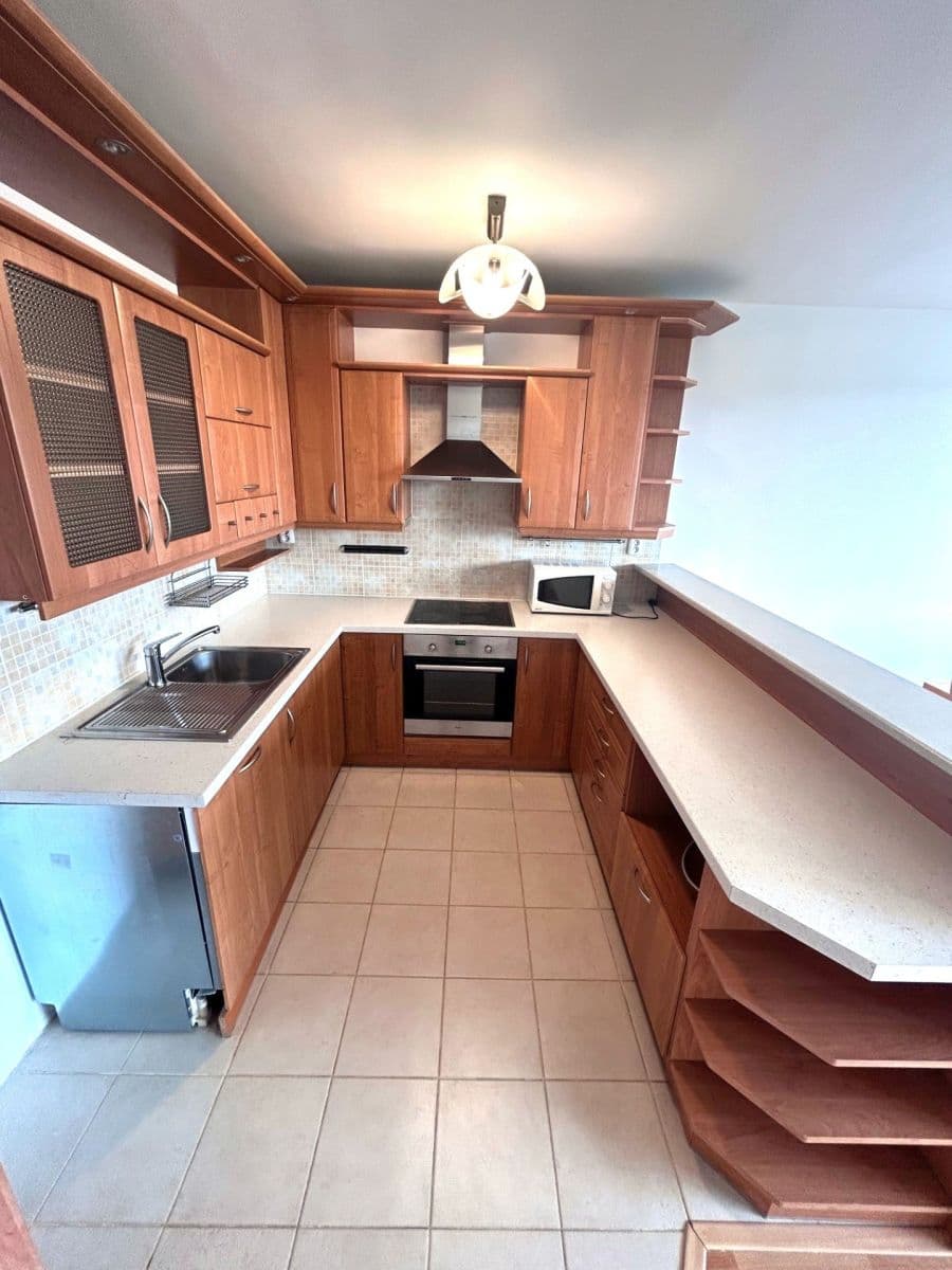 Prenájom bytu 4-izbový 87 m², K Rovinám, Praha, Praha Prenájom bytu 4-izbový 87 m², K Rovinám, Praha, Praha