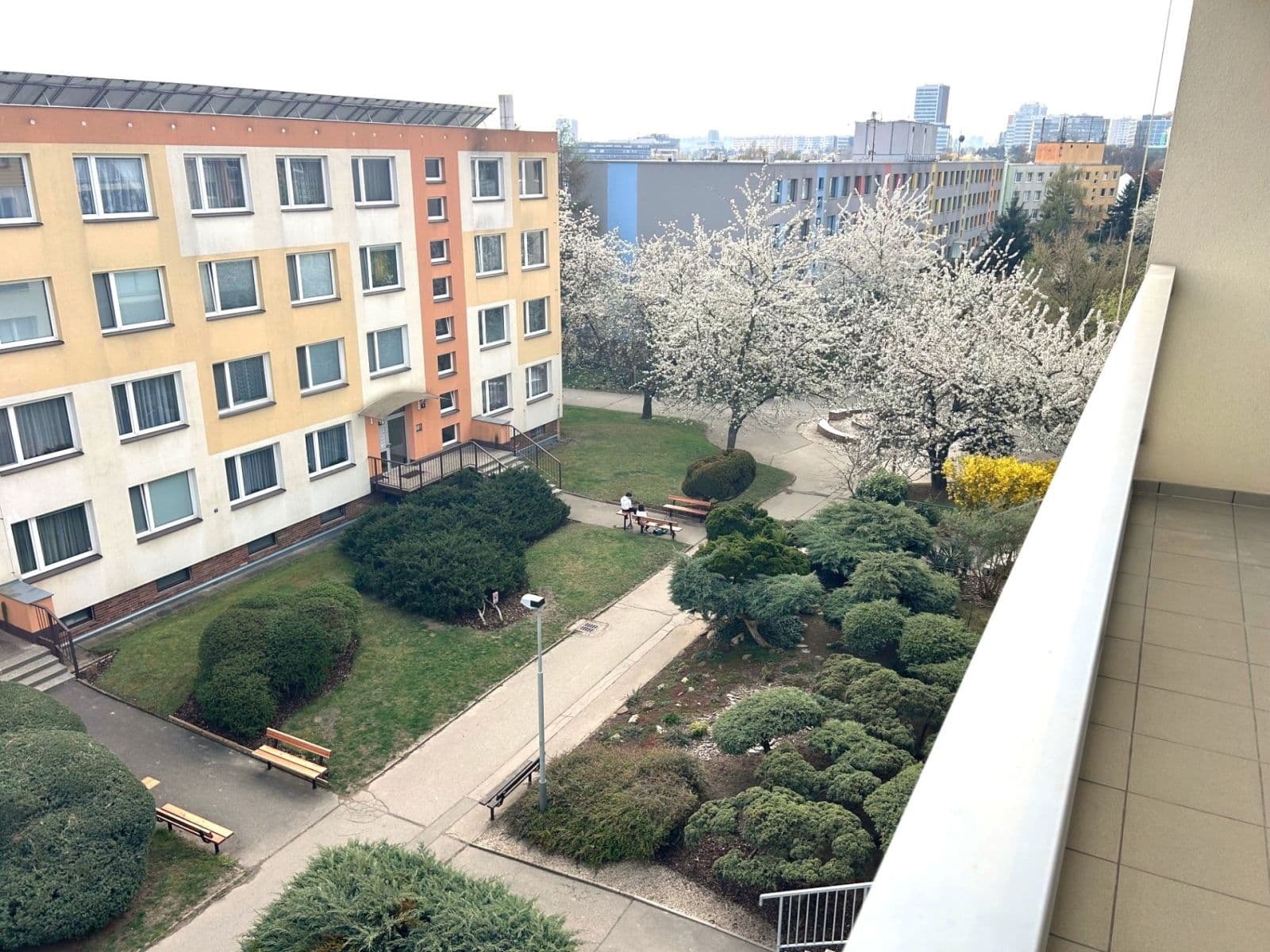 Prenájom bytu 4-izbový 87 m², K Rovinám, Praha, Praha Prenájom bytu 4-izbový 87 m², K Rovinám, Praha, Praha