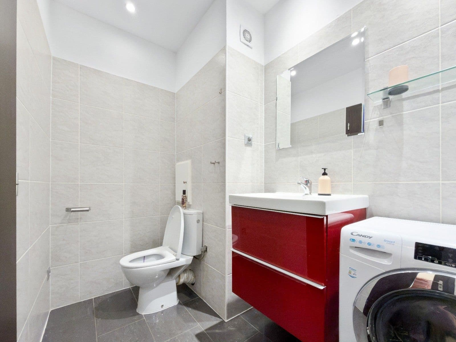 Prenájom bytu 3-izbový 75 m², Školní, Rybitví, Pardubický kraj Prenájom bytu 3-izbový 75 m², Školní, Rybitví, Pardubický kraj