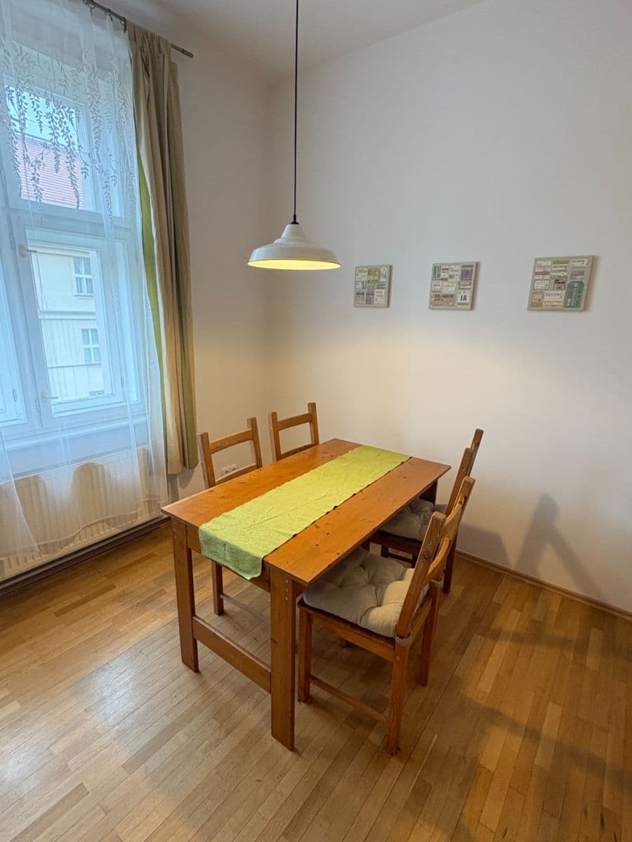 Prenájom bytu 1-izbový 35 m², Rostislavova, Praha, Praha Prenájom bytu 1-izbový 35 m², Rostislavova, Praha, Praha