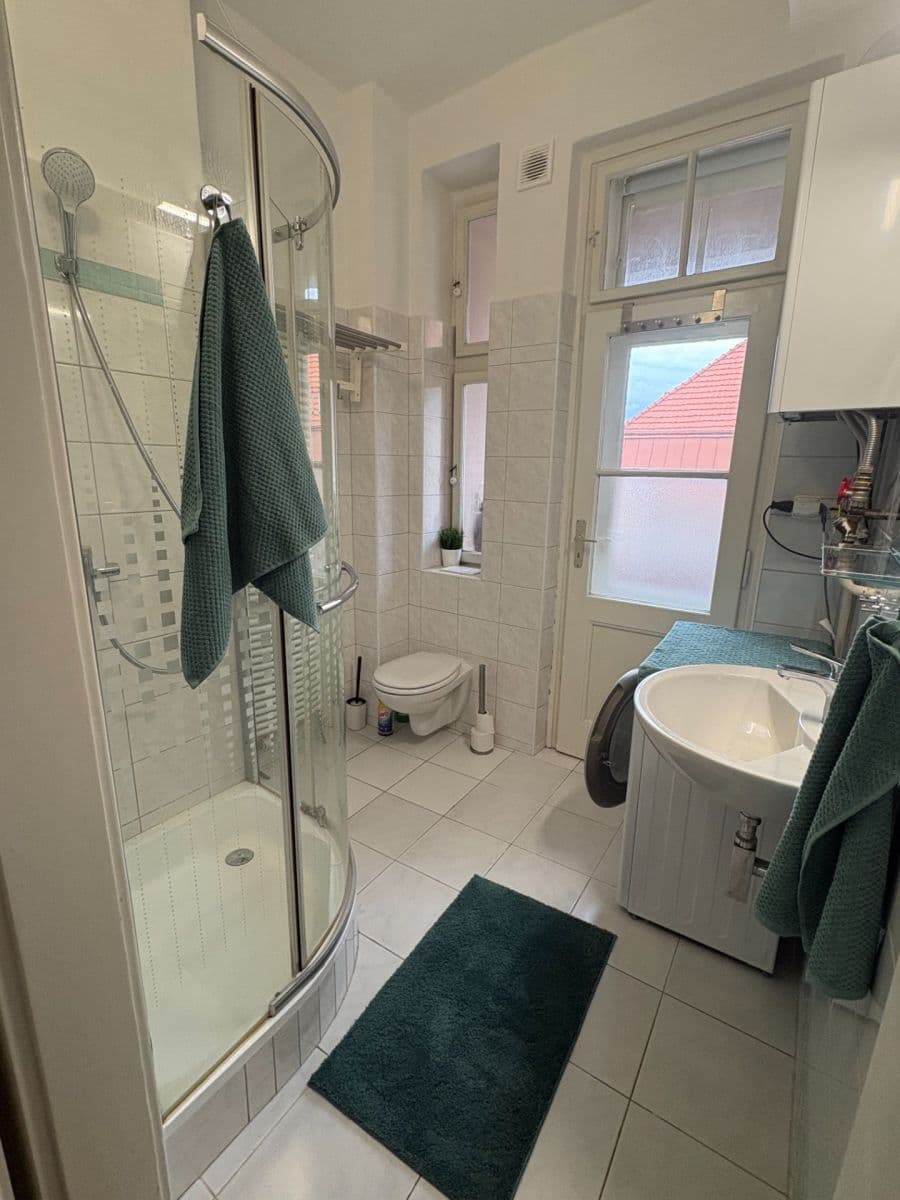 Prenájom bytu 1-izbový 35 m², Rostislavova, Praha, Praha Prenájom bytu 1-izbový 35 m², Rostislavova, Praha, Praha