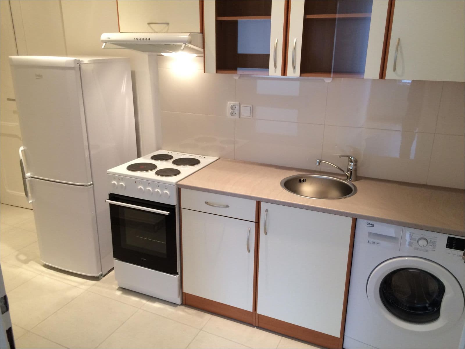 Prenájom bytu 2-izbový 54 m², Mojmírova, Praha, Praha Prenájom bytu 2-izbový 54 m², Mojmírova, Praha, Praha