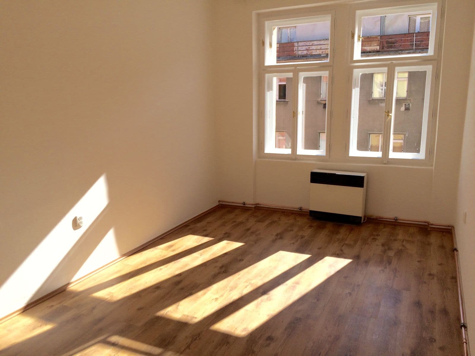 Prenájom bytu 2-izbový 54 m², Mojmírova, Praha, Praha Prenájom bytu 2-izbový 54 m², Mojmírova, Praha, Praha