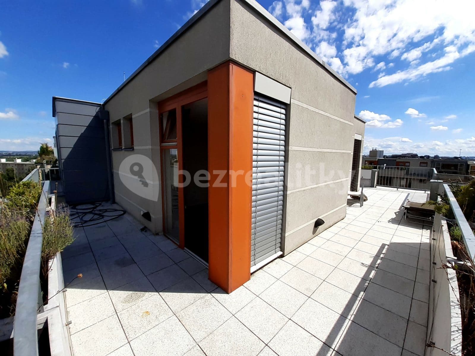 Prenájom bytu 3-izbový 101 m², Pod lipami, Praha, Praha Prenájom bytu 3-izbový 101 m², Pod lipami, Praha, Praha