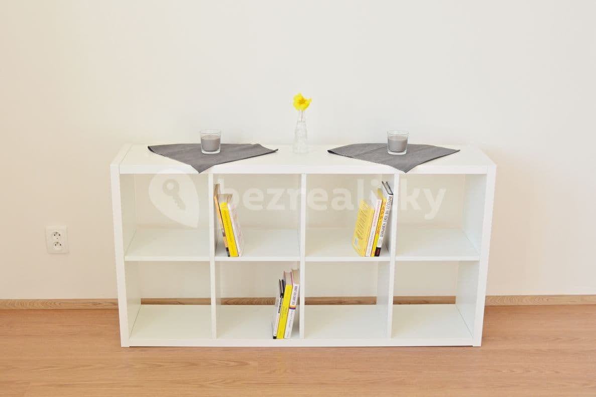 Prenájom bytu 2-izbový 60 m², Plzeň, Plzeňský kraj Prenájom bytu 2-izbový 60 m², Plzeň, Plzeňský kraj