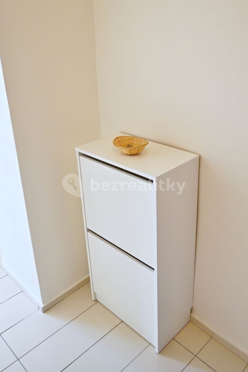 Prenájom bytu 2-izbový 60 m², Plzeň, Plzeňský kraj Prenájom bytu 2-izbový 60 m², Plzeň, Plzeňský kraj