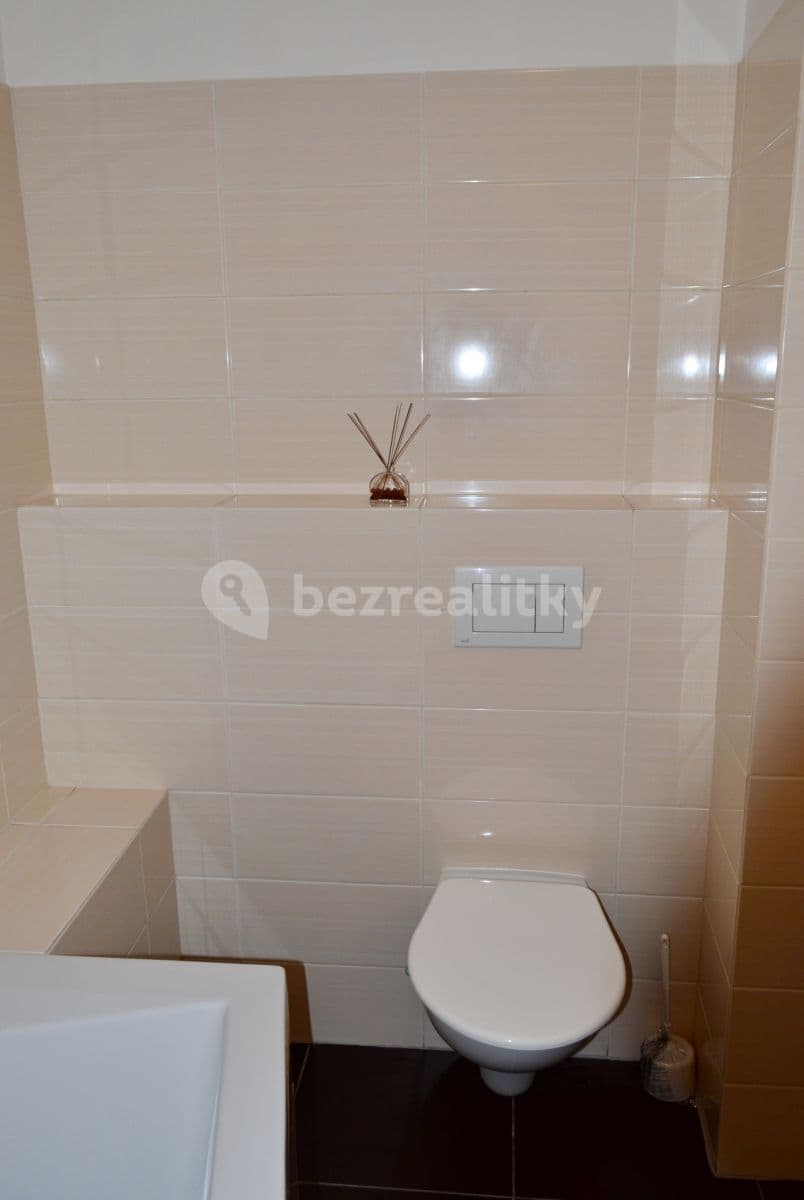 Prenájom bytu 2-izbový 60 m², Plzeň, Plzeňský kraj Prenájom bytu 2-izbový 60 m², Plzeň, Plzeňský kraj