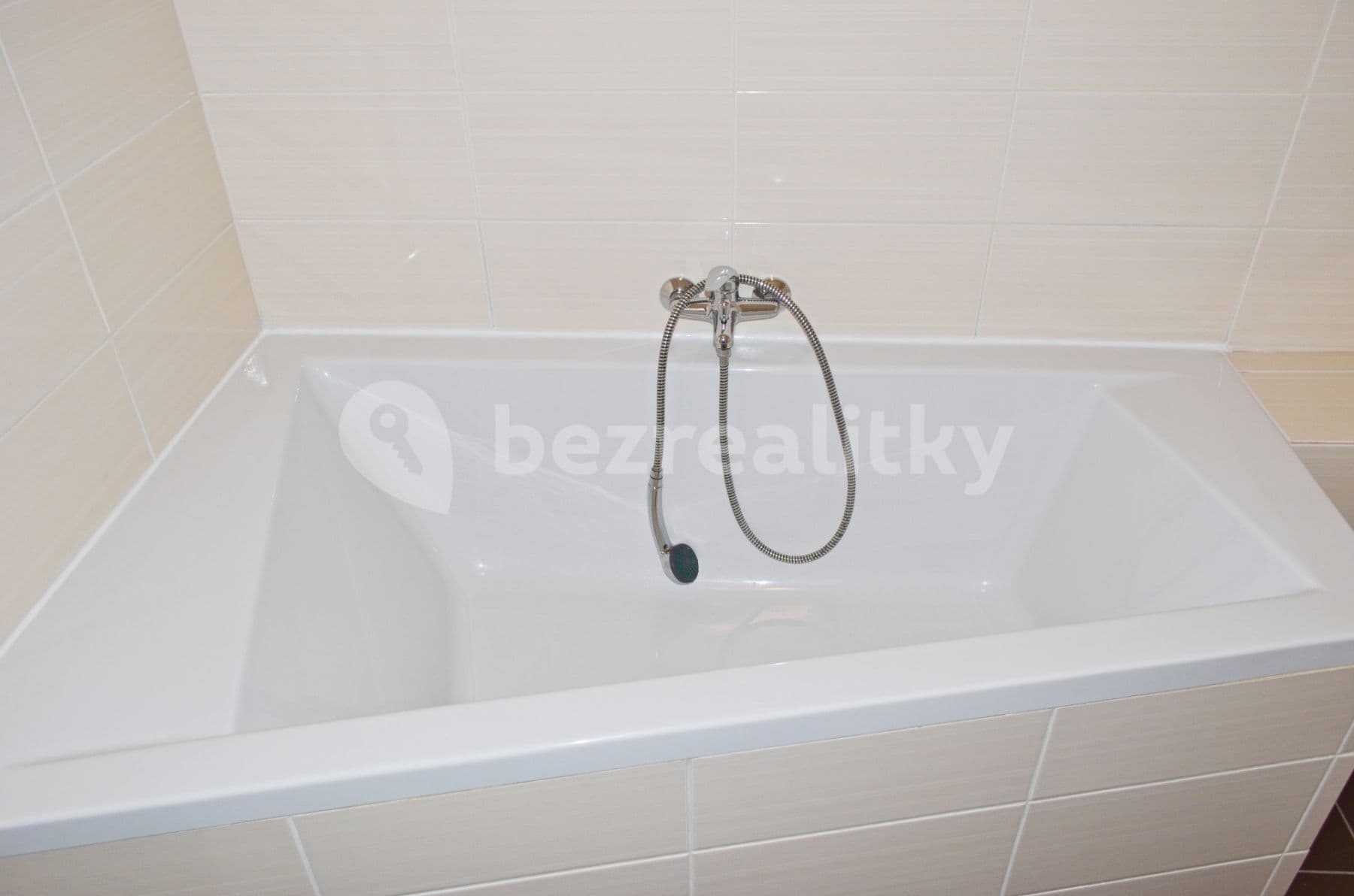 Prenájom bytu 2-izbový 60 m², Plzeň, Plzeňský kraj Prenájom bytu 2-izbový 60 m², Plzeň, Plzeňský kraj