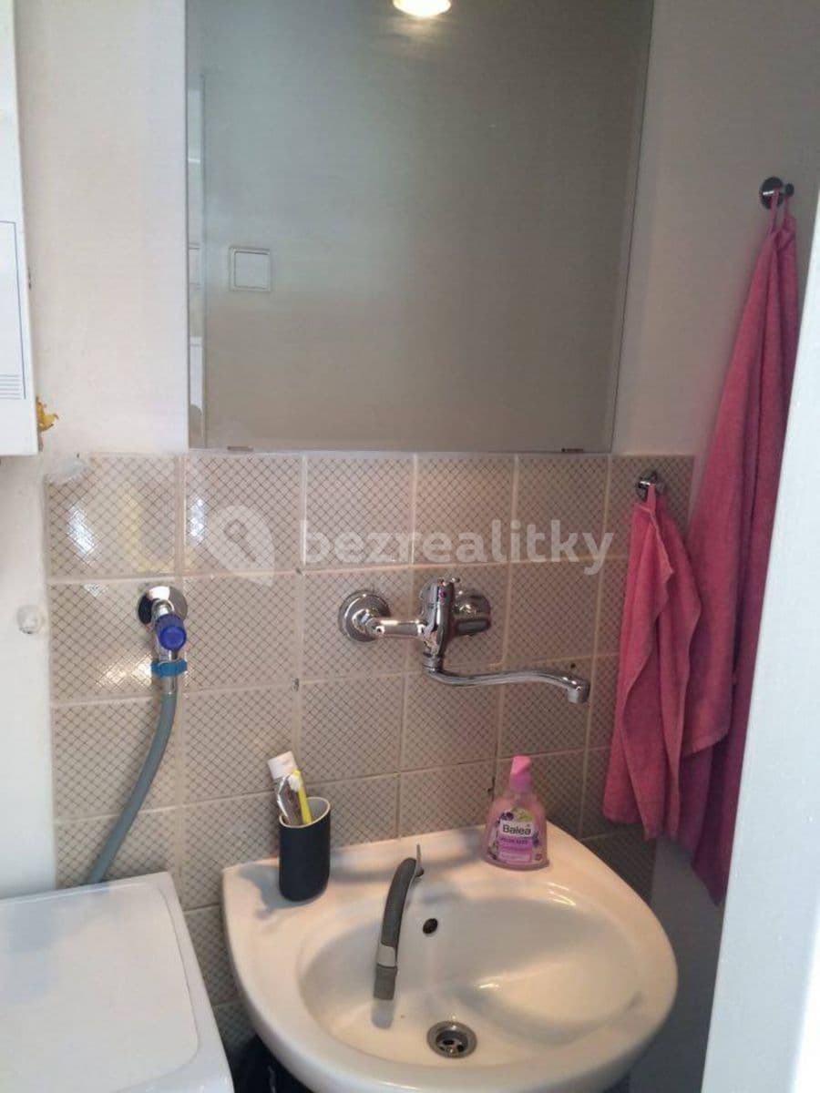 Prenájom bytu 2-izbový 38 m², Nuselská, Praha, Praha Prenájom bytu 2-izbový 38 m², Nuselská, Praha, Praha