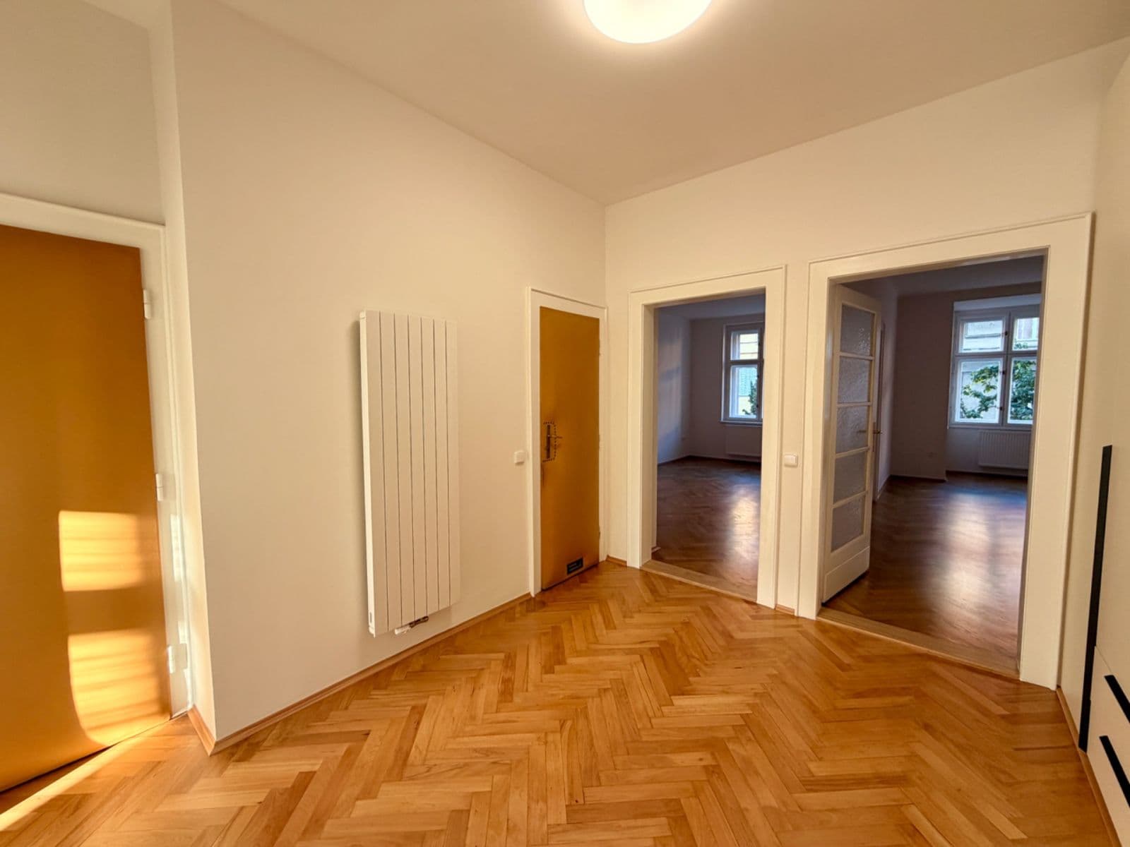 Prenájom bytu 3-izbový 85 m², Uralská, Praha, Praha Prenájom bytu 3-izbový 85 m², Uralská, Praha, Praha