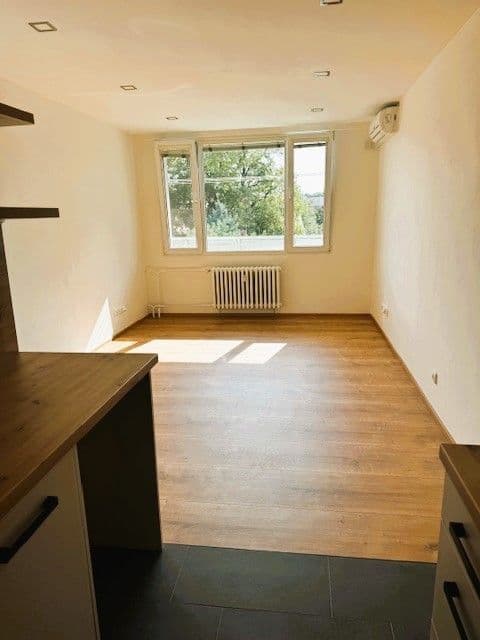 Prenájom bytu 2-izbový 47 m², Karla Tájka, Brandýs nad Labem-Stará Boleslav, Středočeský kraj Prenájom bytu 2-izbový 47 m², Karla Tájka, Brandýs nad Labem-Stará Boleslav, Středočeský kraj