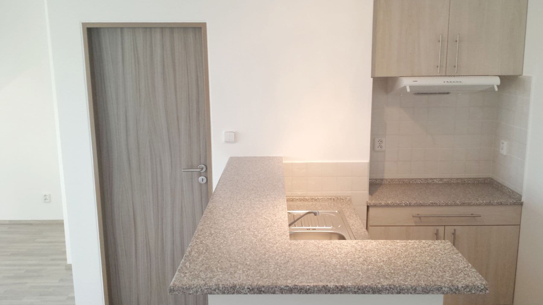 Prenájom bytu 1-izbový 46 m², Zdařilá, Praha, Praha Prenájom bytu 1-izbový 46 m², Zdařilá, Praha, Praha